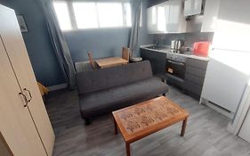 Modern Studio Maidstone - Redecorated Oct 2023